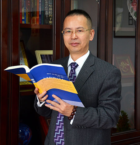 方池雄.jpg